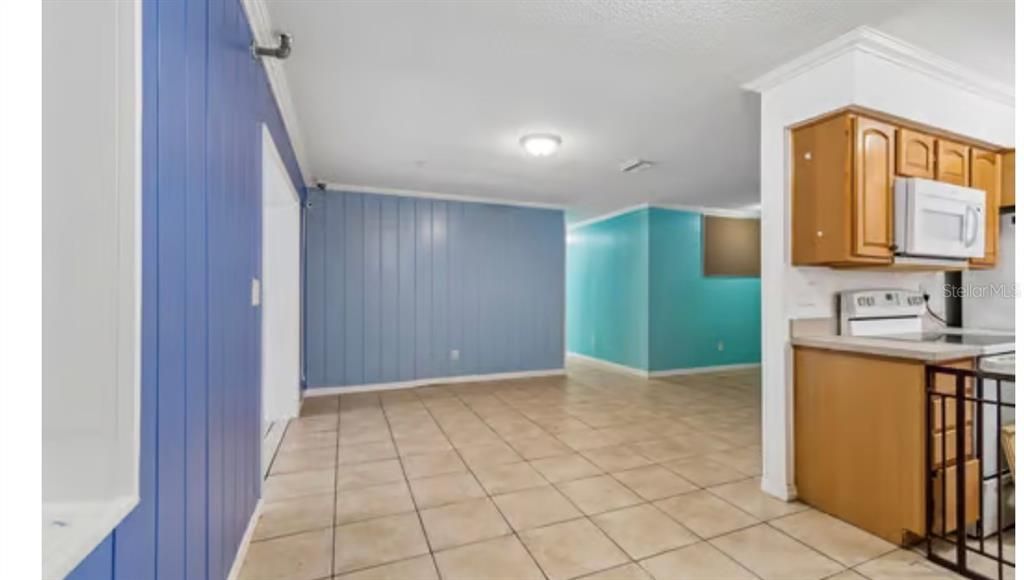 For Sale: $380,000 (3 beds, 2 baths, 1054 Square Feet)