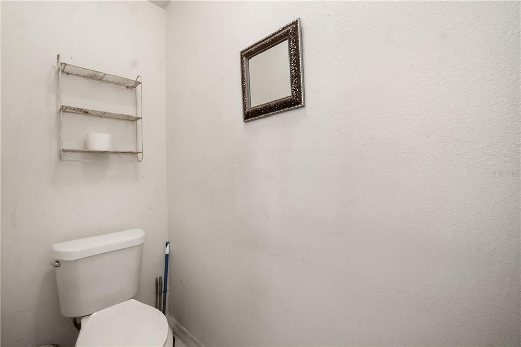 На продажу: $325,000 (4 спален, 2 ванн, 1699 Квадратных фут)