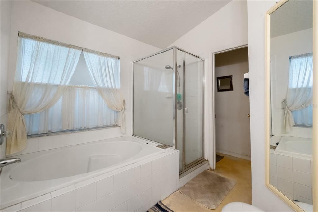 На продажу: $325,000 (4 спален, 2 ванн, 1699 Квадратных фут)