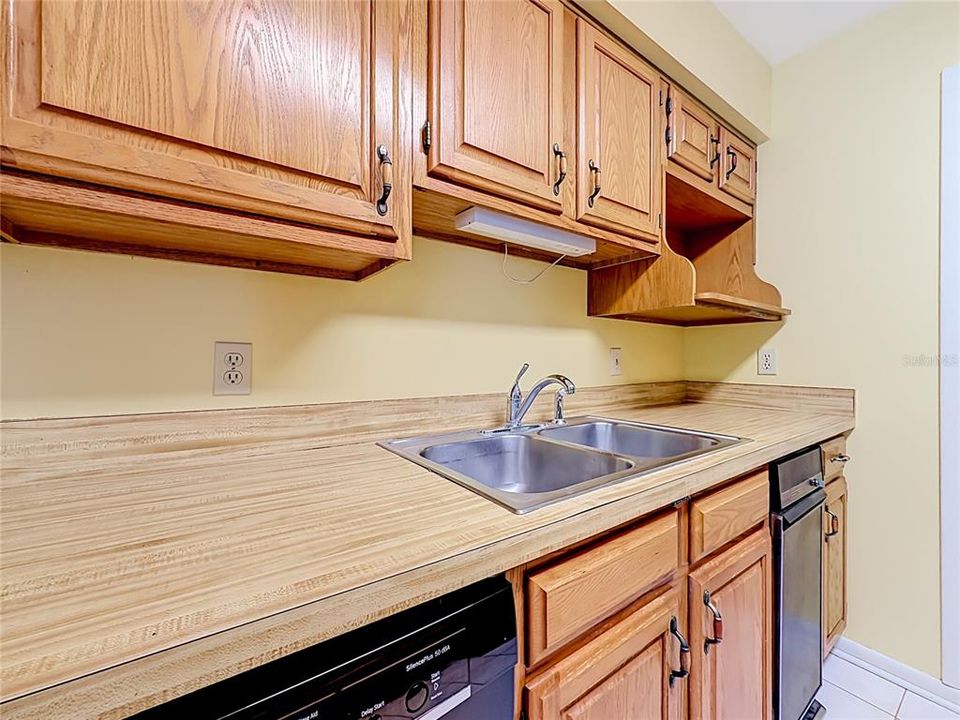 En Venta: $275,000 (3 camas, 2 baños, 1616 Pies cuadrados)