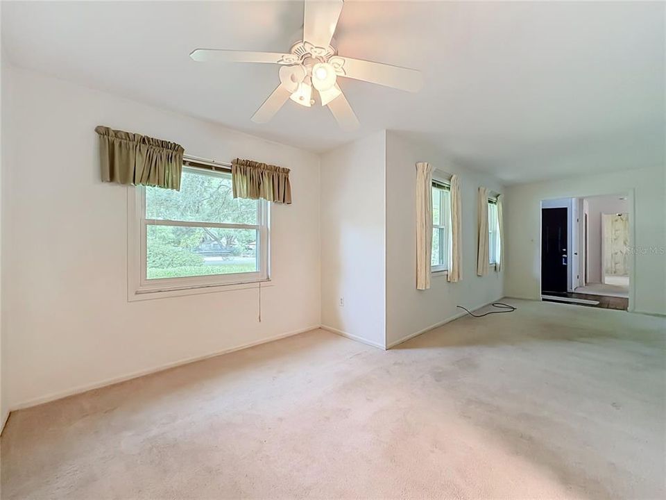 En Venta: $275,000 (3 camas, 2 baños, 1616 Pies cuadrados)