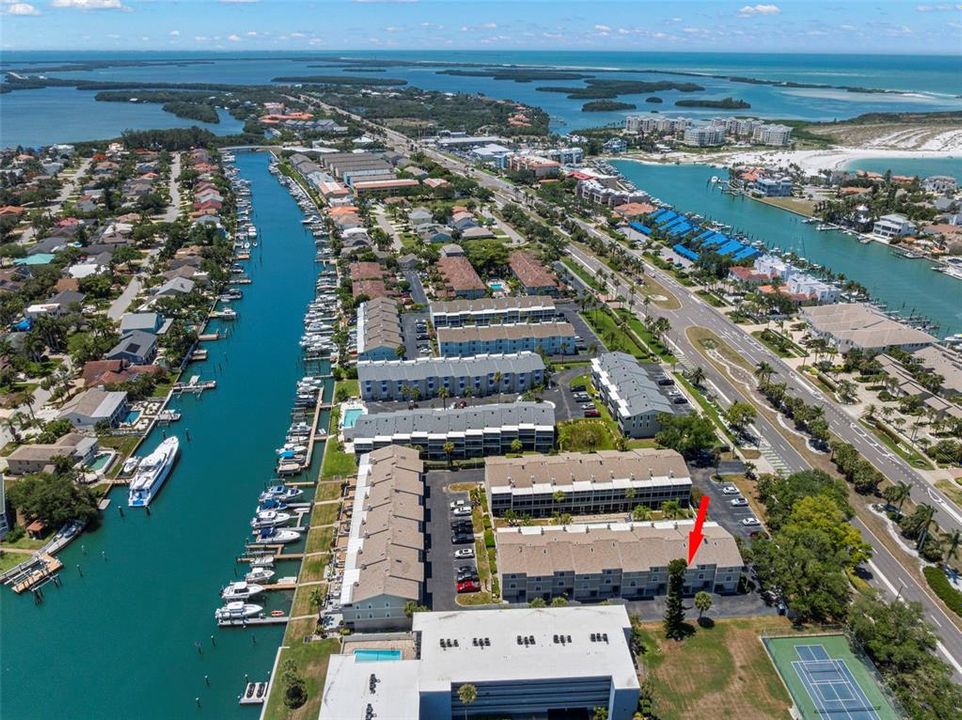 For Sale: $474,500 (2 beds, 2 baths, 1600 Square Feet)