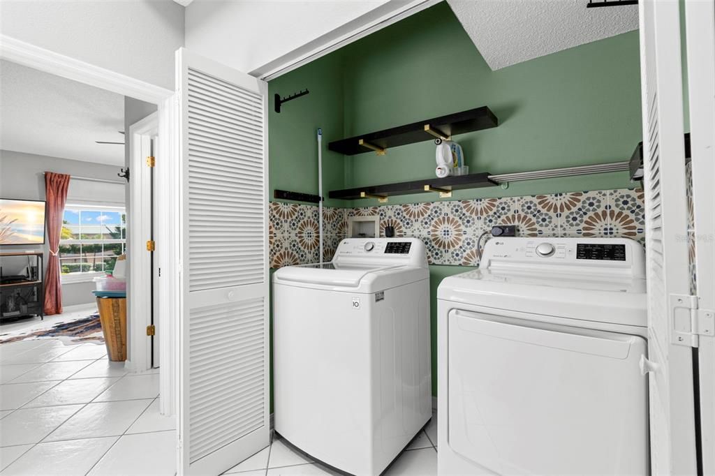 For Sale: $474,500 (2 beds, 2 baths, 1600 Square Feet)
