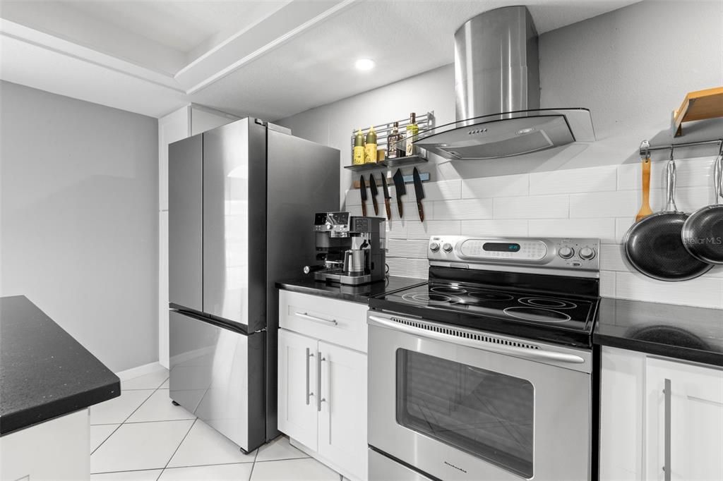 For Sale: $474,500 (2 beds, 2 baths, 1600 Square Feet)