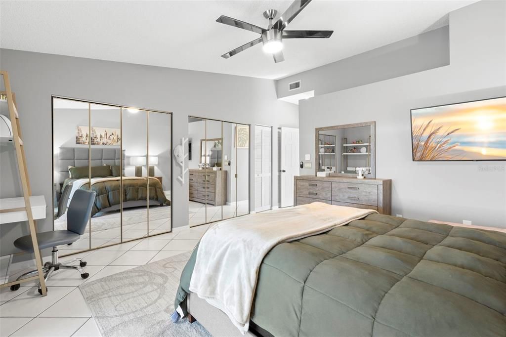For Sale: $474,500 (2 beds, 2 baths, 1600 Square Feet)