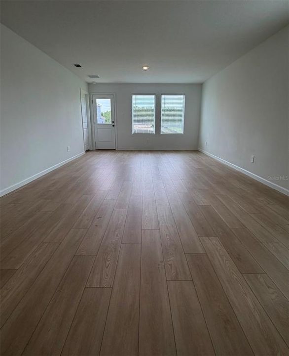 En Renta: $2,400 (4 camas, 2 baños, 1910 Pies cuadrados)