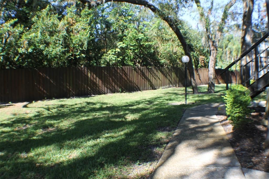 For Rent: $1,300 (2 beds, 2 baths, 912 Square Feet)