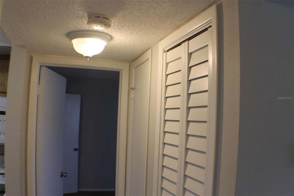 For Rent: $1,300 (2 beds, 2 baths, 912 Square Feet)