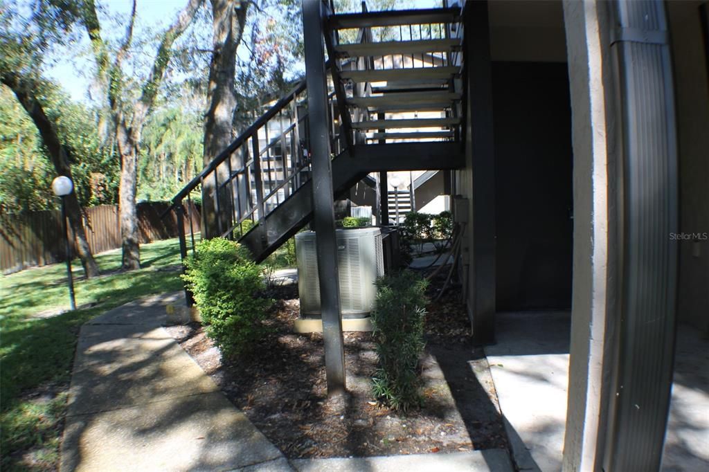 For Rent: $1,300 (2 beds, 2 baths, 912 Square Feet)