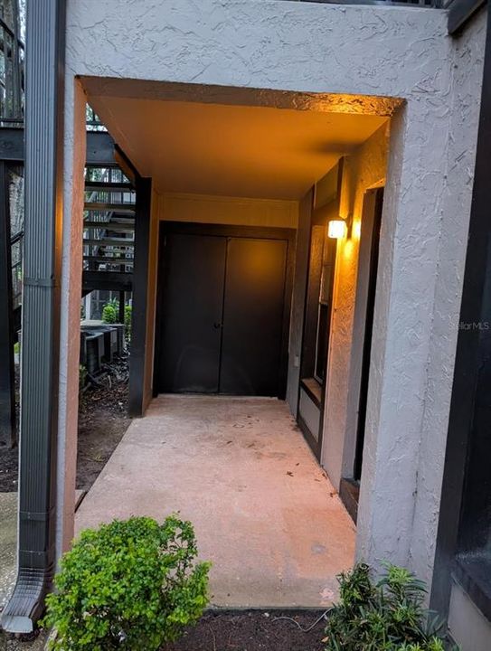 For Rent: $1,300 (2 beds, 2 baths, 912 Square Feet)