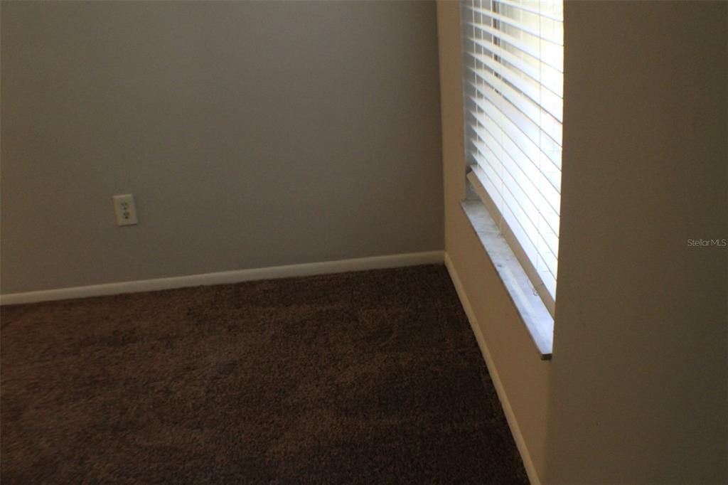 For Rent: $1,300 (2 beds, 2 baths, 912 Square Feet)