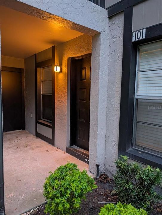 For Rent: $1,300 (2 beds, 2 baths, 912 Square Feet)