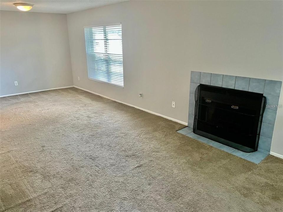 For Rent: $1,300 (2 beds, 2 baths, 912 Square Feet)