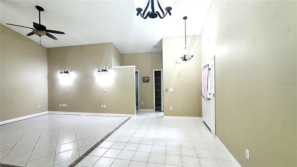 En Venta: $355,900 (3 camas, 2 baños, 1580 Pies cuadrados)