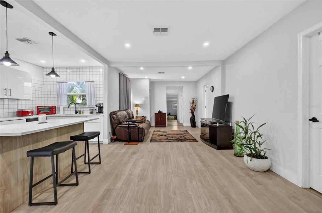 For Sale: $274,500 (3 beds, 2 baths, 1403 Square Feet)