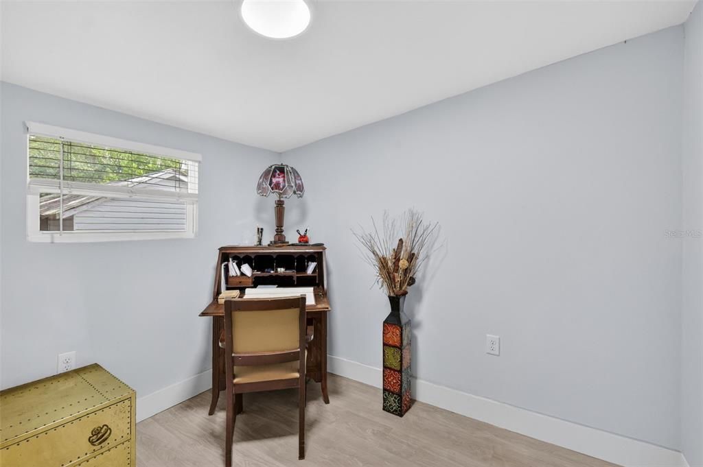 For Sale: $274,500 (3 beds, 2 baths, 1403 Square Feet)