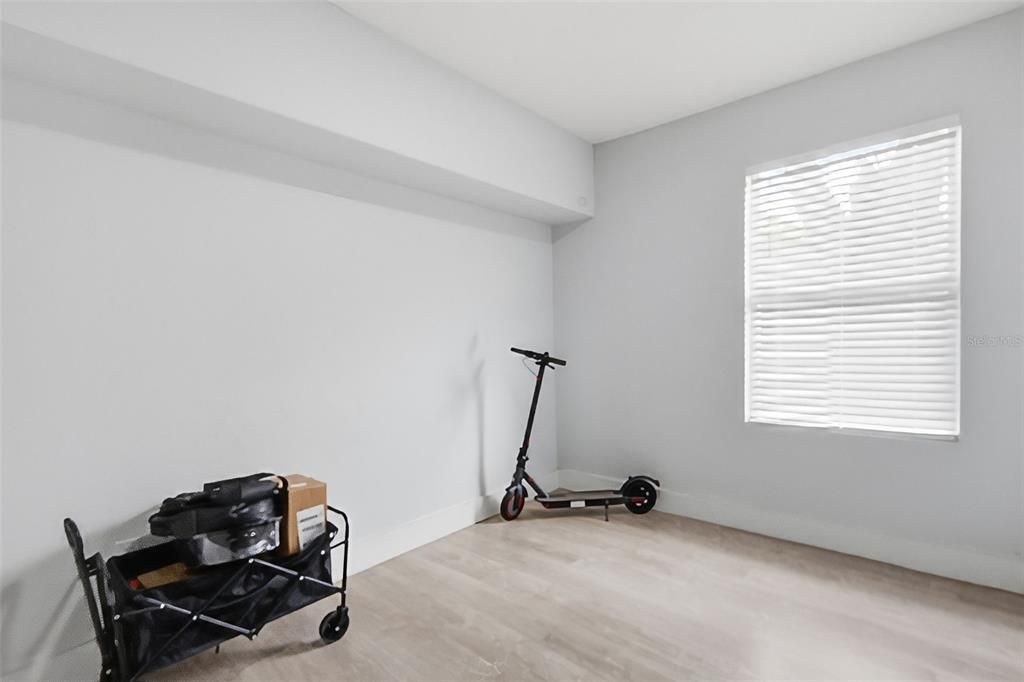 For Sale: $274,500 (3 beds, 2 baths, 1403 Square Feet)