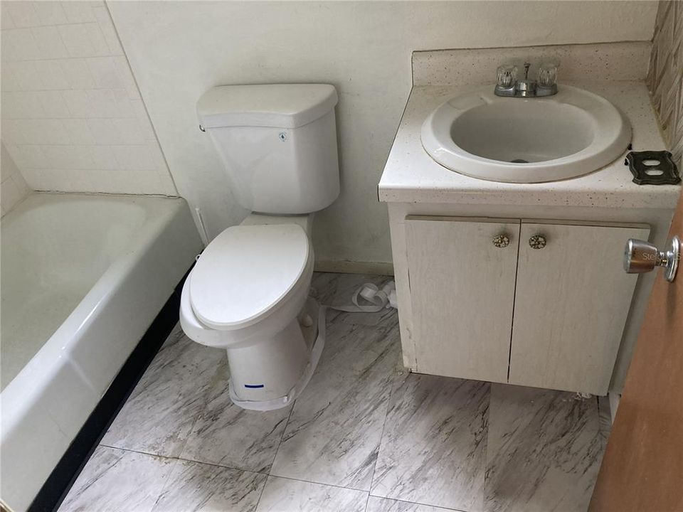 For Sale: $50,000 (2 beds, 2 baths, 1144 Square Feet)