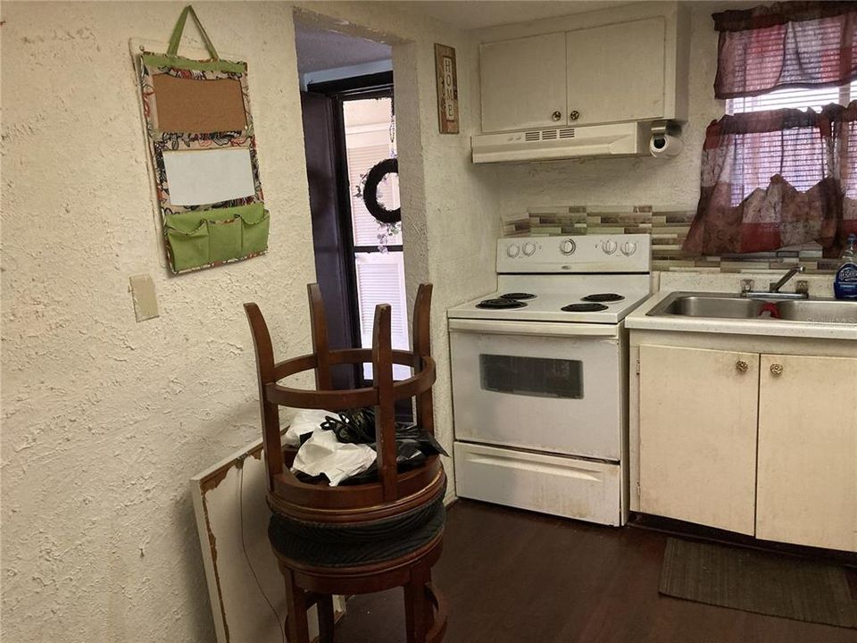 For Sale: $50,000 (2 beds, 2 baths, 1144 Square Feet)