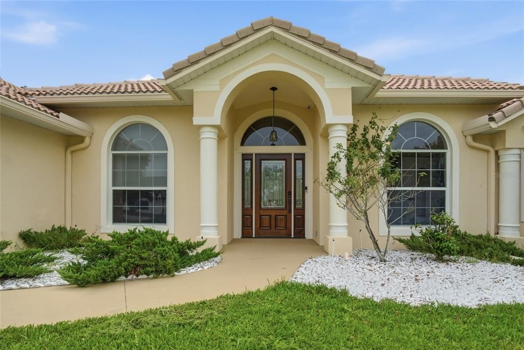 For Sale: $649,900 (5 beds, 3 baths, 2518 Square Feet)