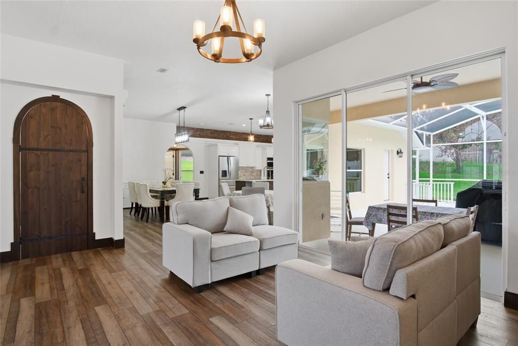 For Sale: $649,900 (5 beds, 3 baths, 2518 Square Feet)