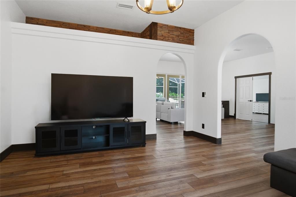For Sale: $649,900 (5 beds, 3 baths, 2518 Square Feet)