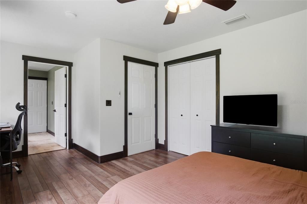 For Sale: $649,900 (5 beds, 3 baths, 2518 Square Feet)