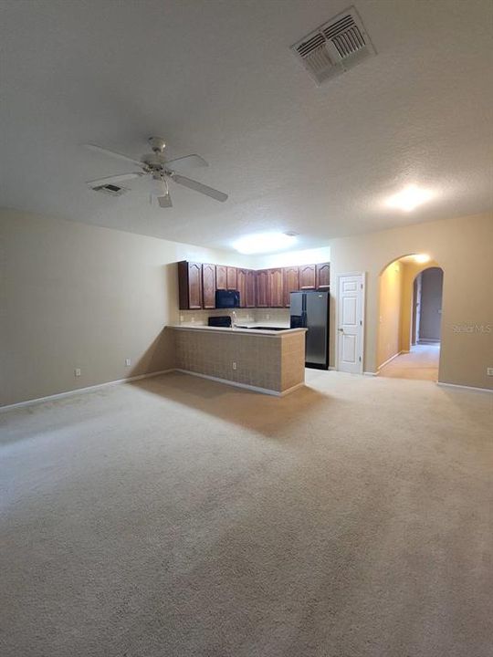 For Rent: $2,100 (3 beds, 2 baths, 1472 Square Feet)