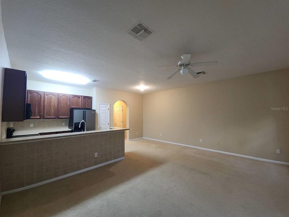 For Rent: $2,100 (3 beds, 2 baths, 1472 Square Feet)