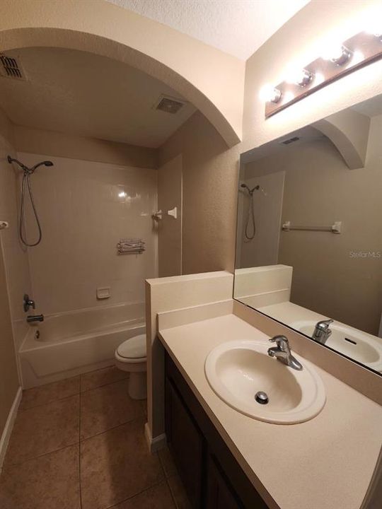 For Rent: $2,100 (3 beds, 2 baths, 1472 Square Feet)