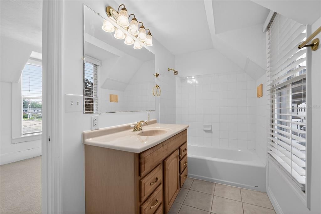 For Sale: $689,900 (5 beds, 3 baths, 4554 Square Feet)