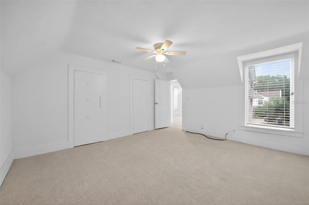 For Sale: $689,900 (5 beds, 3 baths, 4554 Square Feet)
