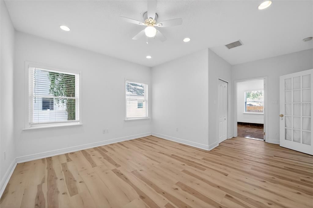 For Sale: $689,900 (5 beds, 3 baths, 4554 Square Feet)