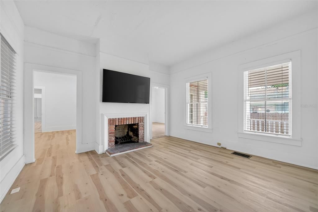 For Sale: $689,900 (5 beds, 3 baths, 4554 Square Feet)