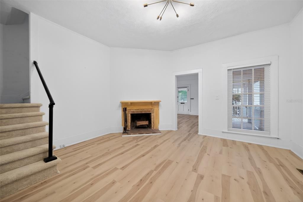 For Sale: $689,900 (5 beds, 3 baths, 4554 Square Feet)
