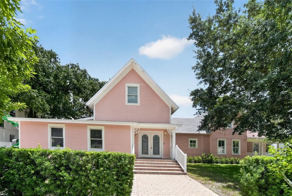 For Sale: $689,900 (5 beds, 3 baths, 4554 Square Feet)