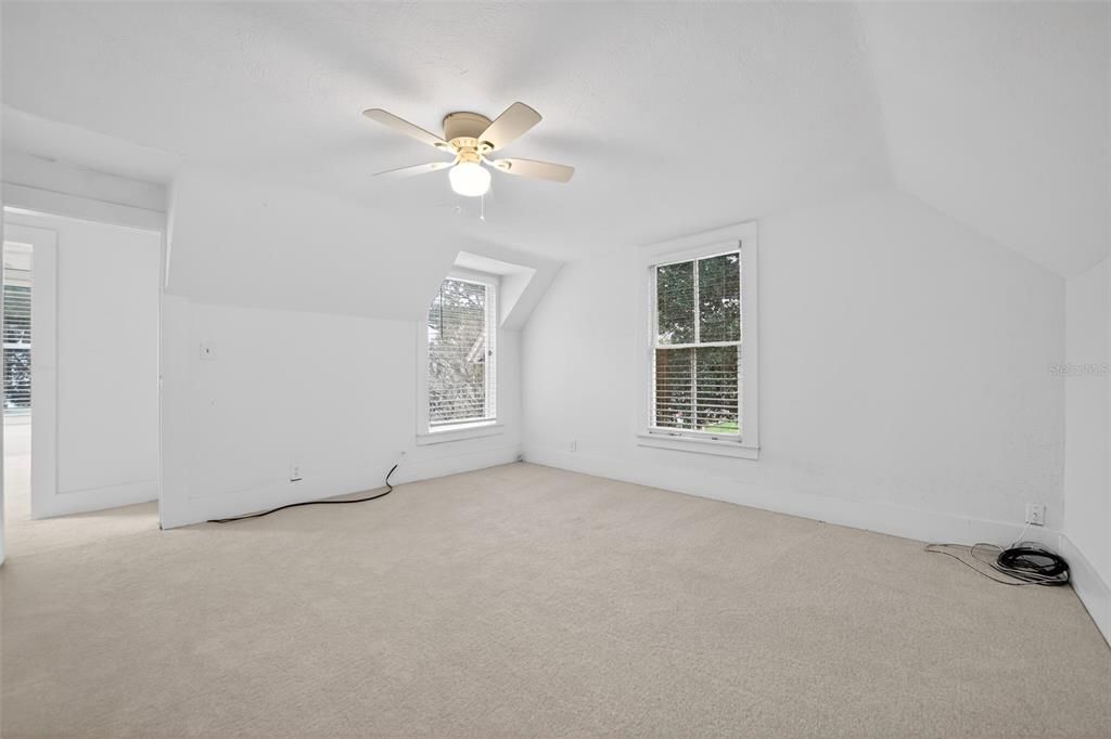 For Sale: $689,900 (5 beds, 3 baths, 4554 Square Feet)
