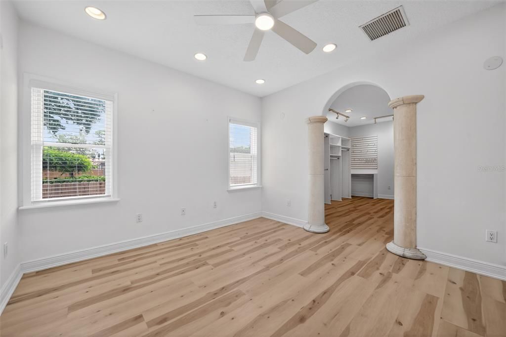 For Sale: $689,900 (5 beds, 3 baths, 4554 Square Feet)