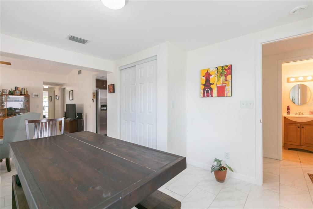 Active With Contract: $345,300 (4 beds, 1 baths, 1174 Square Feet)