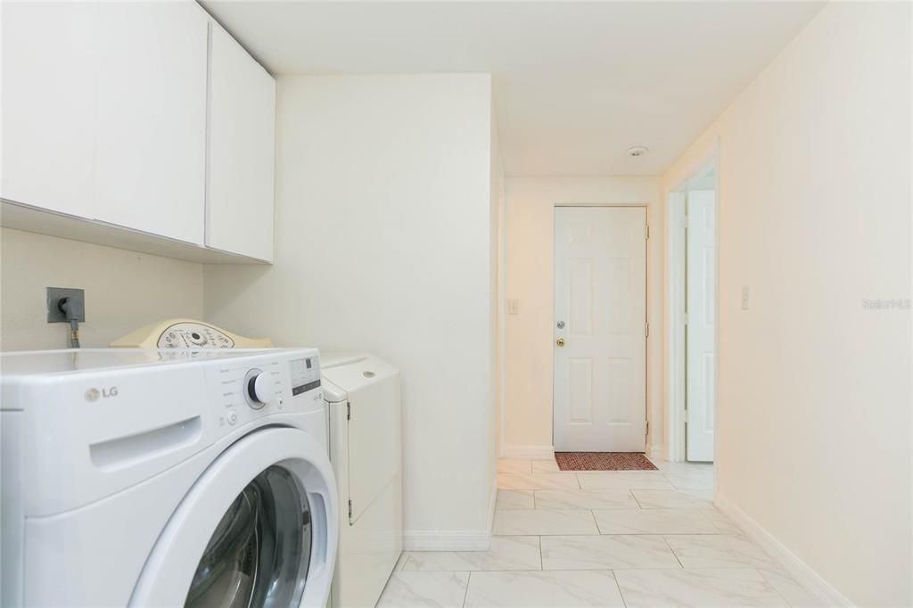 Active With Contract: $345,300 (4 beds, 1 baths, 1174 Square Feet)