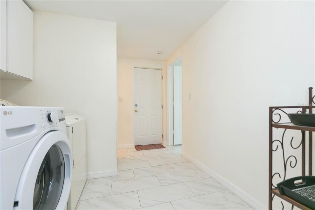 Active With Contract: $345,300 (4 beds, 1 baths, 1174 Square Feet)