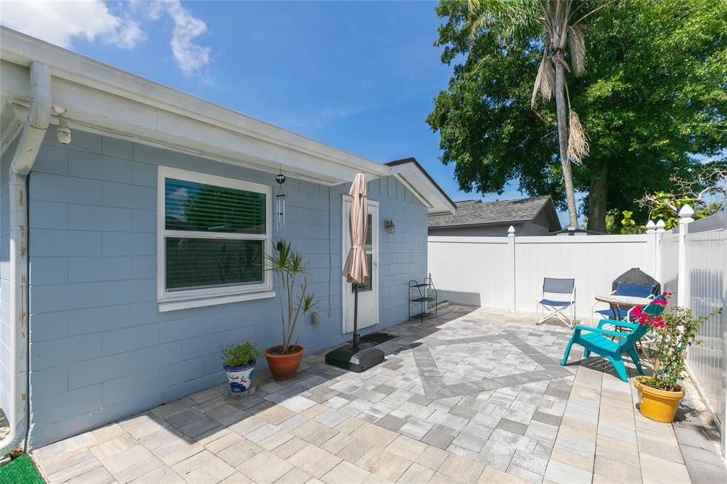 Active With Contract: $345,300 (4 beds, 1 baths, 1174 Square Feet)