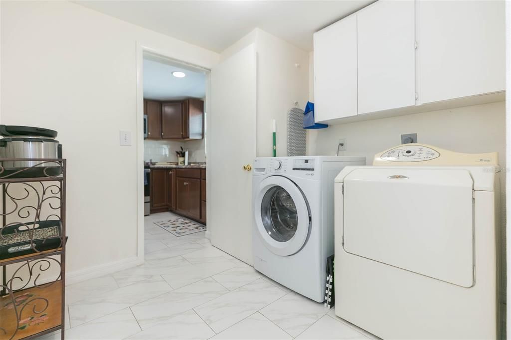 Active With Contract: $345,300 (4 beds, 1 baths, 1174 Square Feet)