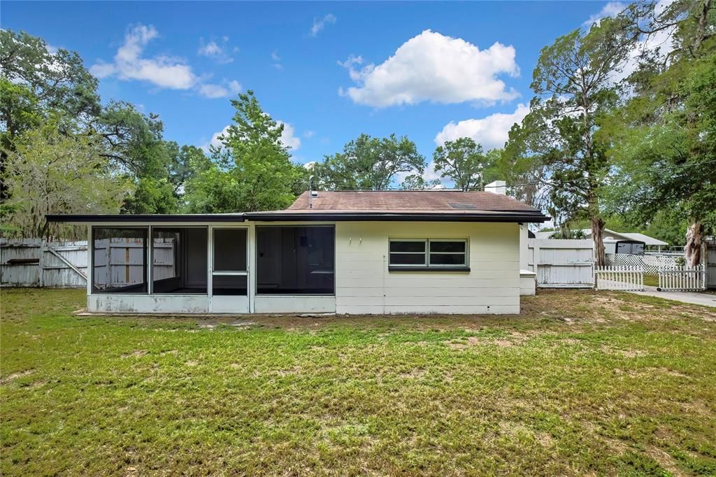 En Venta: $200,000 (2 camas, 1 baños, 875 Pies cuadrados)