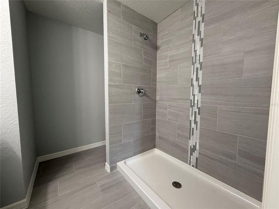 Activo con contrato: $209,900 (3 camas, 2 baños, 1232 Pies cuadrados)