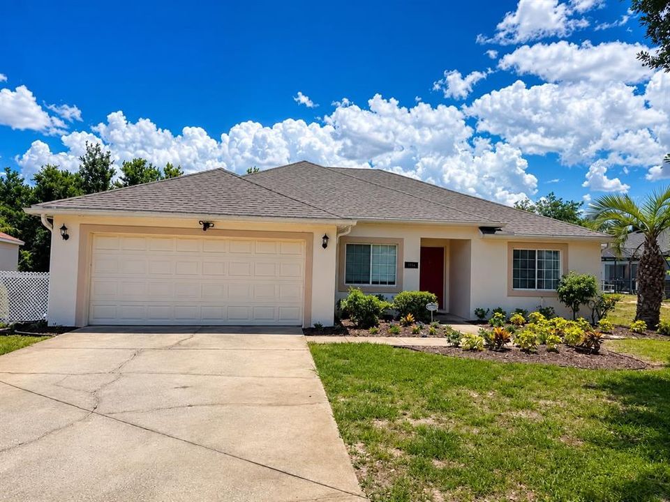 For Rent: $2,500 (4 beds, 3 baths, 1569 Square Feet)