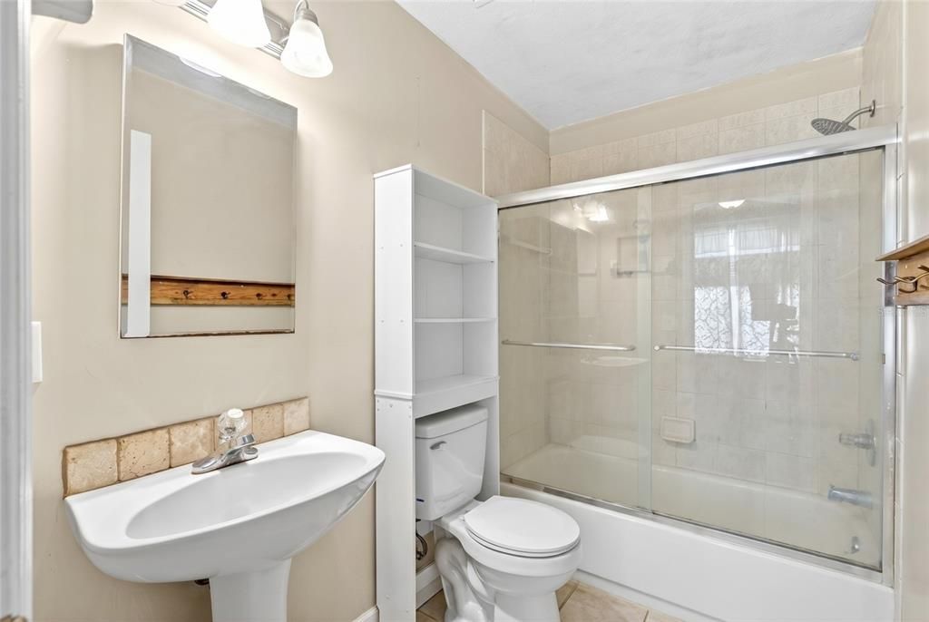 For Sale: $425,000 (4 beds, 3 baths, 2424 Square Feet)