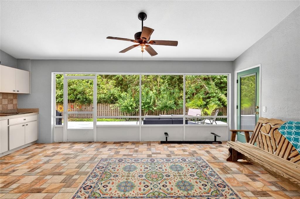 For Sale: $425,000 (4 beds, 3 baths, 2424 Square Feet)