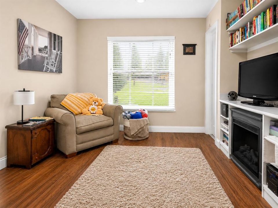 For Sale: $425,000 (4 beds, 3 baths, 2424 Square Feet)