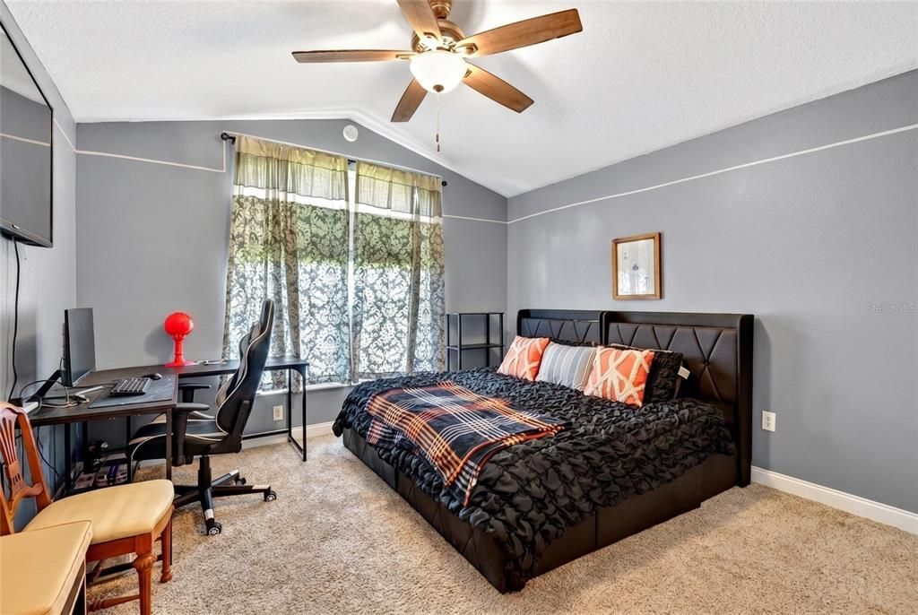 For Sale: $425,000 (4 beds, 3 baths, 2424 Square Feet)